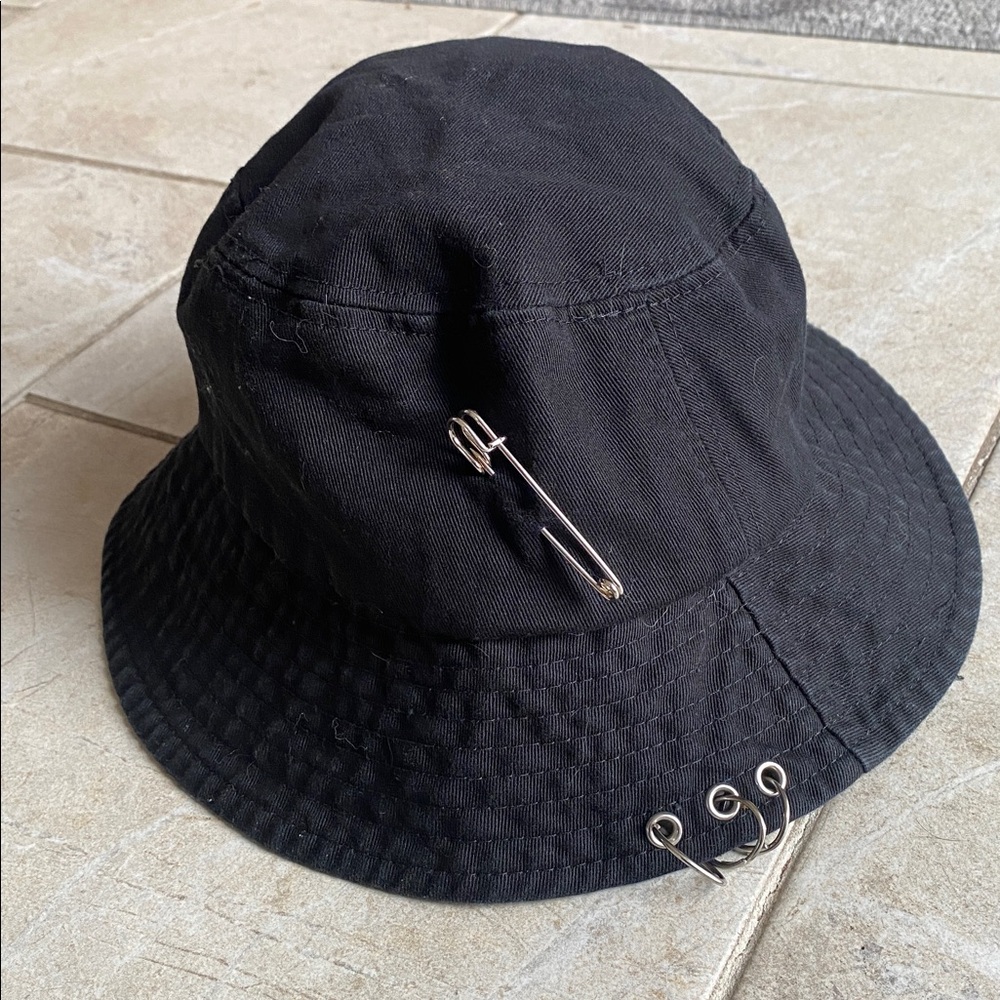 Black Cotton Silver Punk Detail Bucket Hat